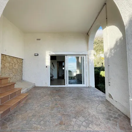 Villa Albacete 30 *