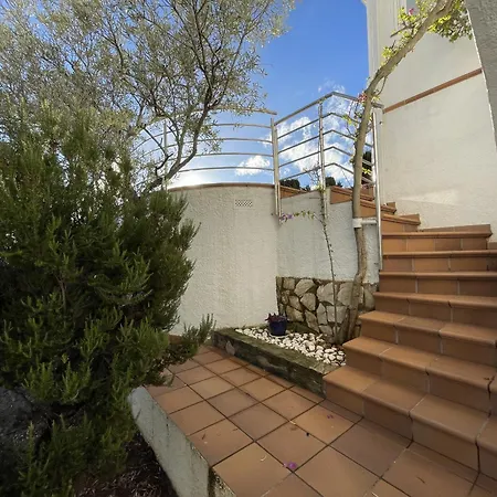 Villa Albacete 30 *