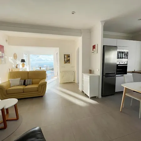 Villa Albacete 30 *